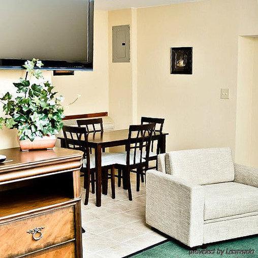 Pacer Inn & Suites Motel Delaware Extérieur photo