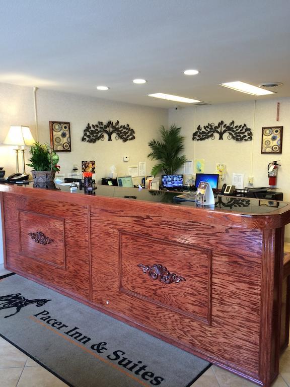 Pacer Inn & Suites Motel Delaware Extérieur photo